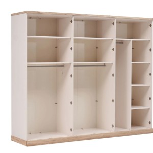 Boheems 6 Door Closet 