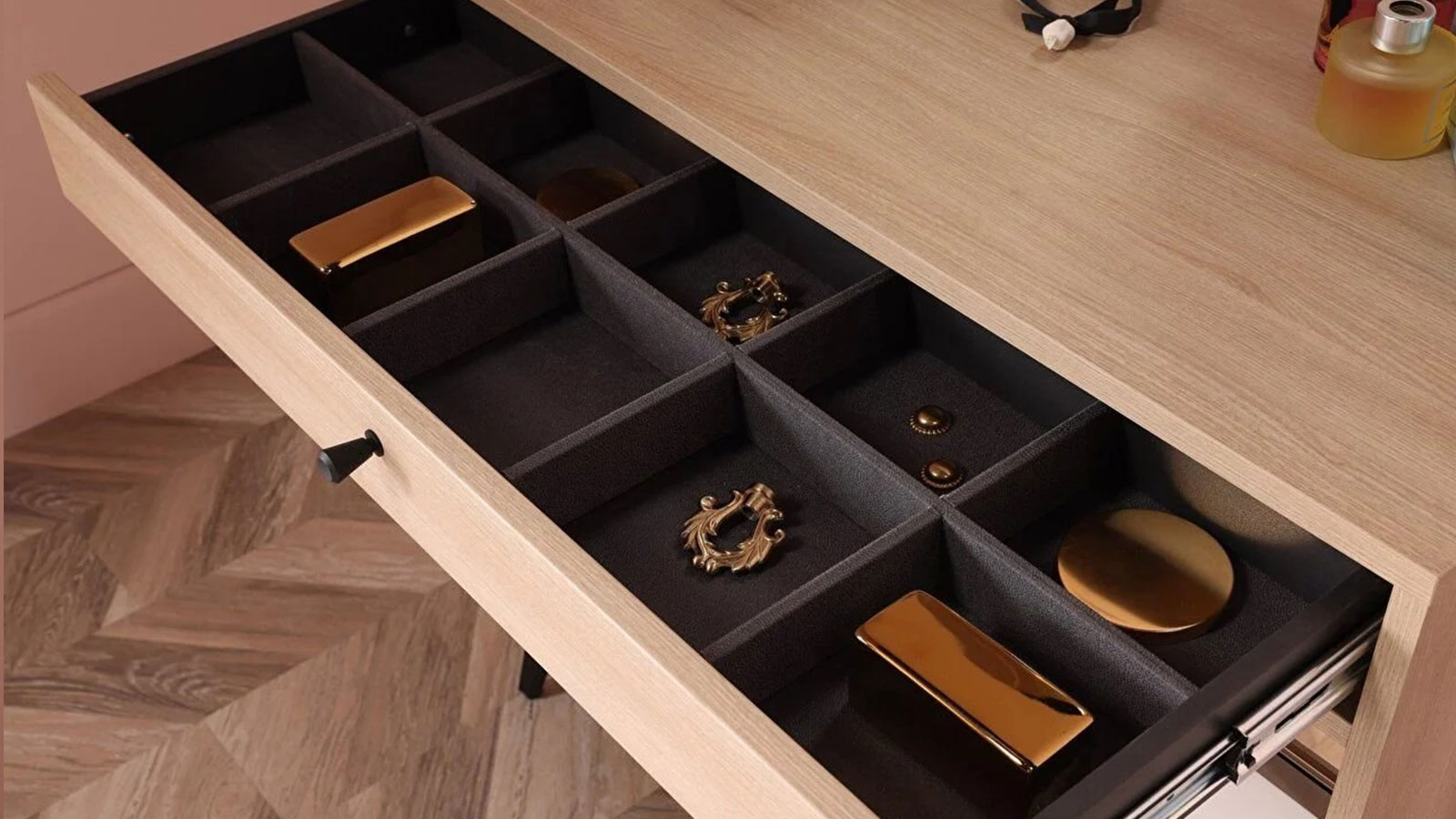 Serez Dressing Table & Mirror 