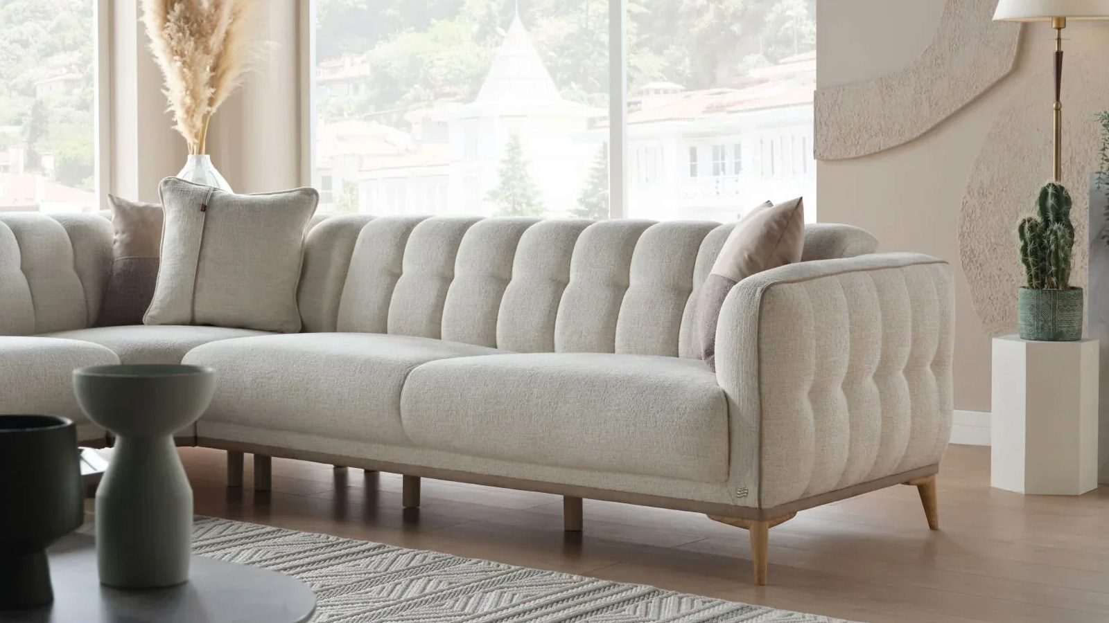 Mitra Corner V-Shape