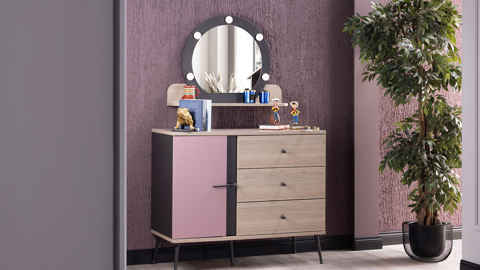 Alice Young Room (Pink)